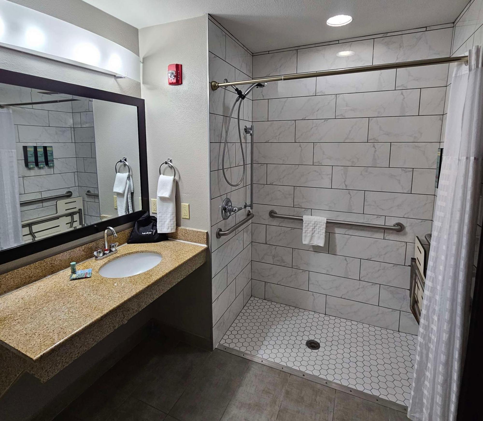 Best Western Eastland מראה חיצוני תמונה